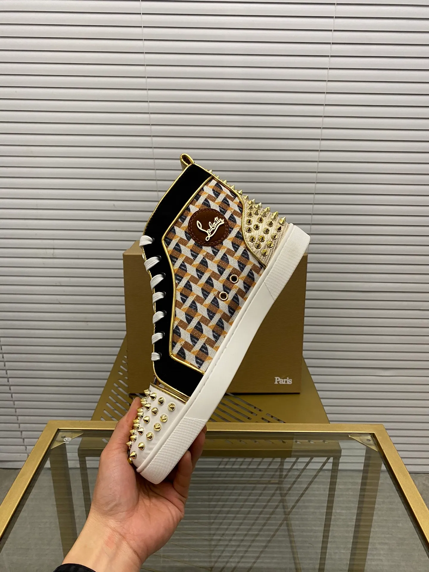 (Customized model) Ex-factory price is 540. christian louboutin (CL red sole shoes) counter series, casual sneakers for couples 📢 📢 📢 Exclusive hot style release 🎈🎈💪 Movable latex feet 👻 Finished outsole line [Proud] 😝Female 35-40# Male 38#-46, global supply😝 [Top version]: Original imported genuine leather upper, top original leather lining, original molded TPU outsole, original 1:1 detail processing, original shoe last,